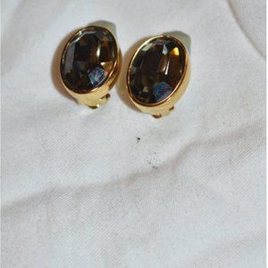 Vintage CINER Clip-On Earrings